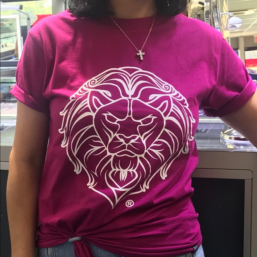 LION TEE - Picture 2 of 4